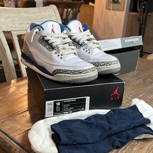 Air Jordan 3 Retro Mens 10, white/true blue